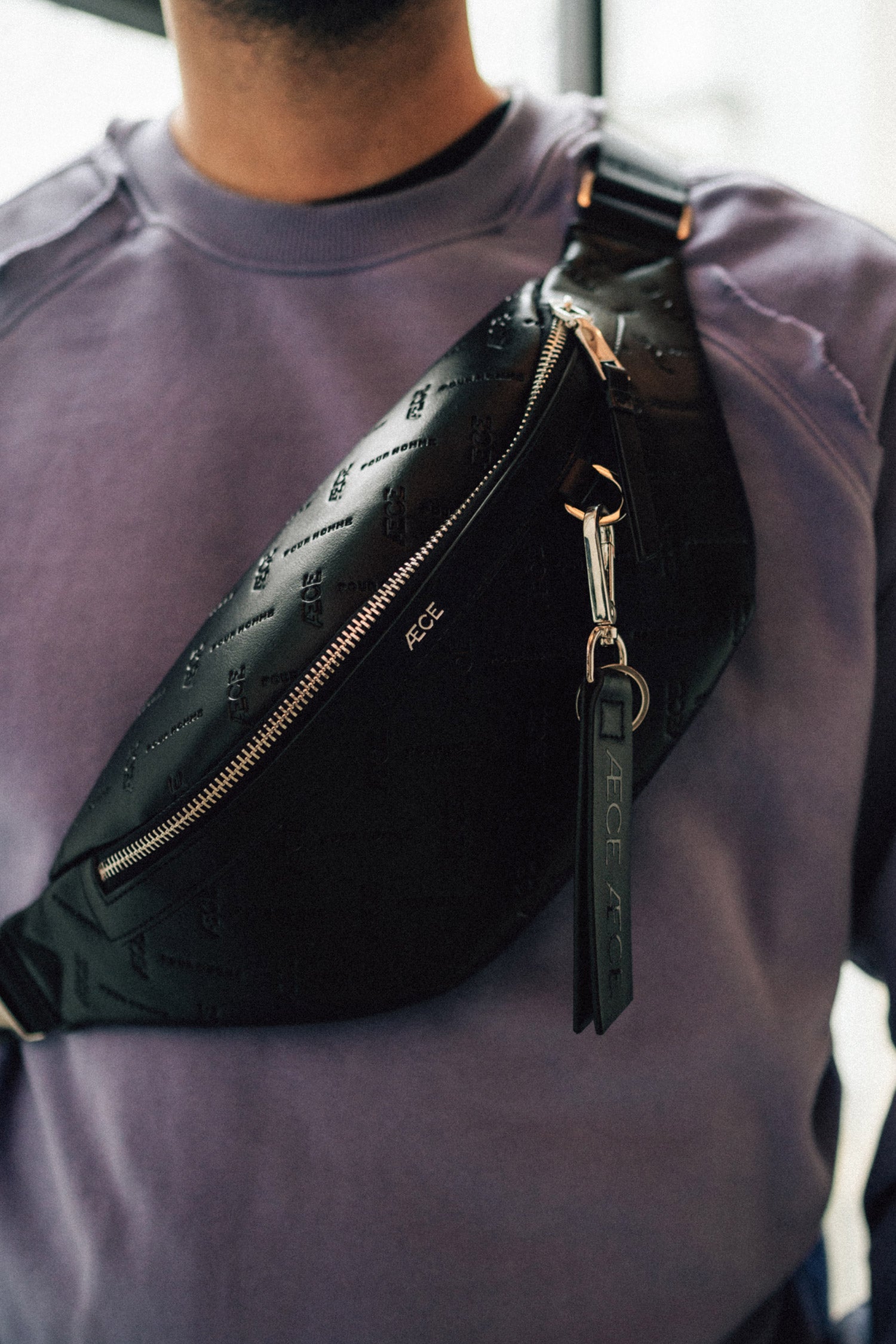 Logo Key Charm